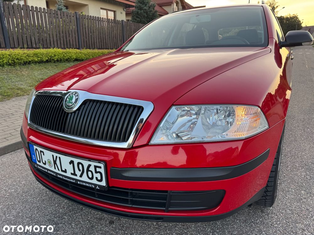 Skoda Octavia 1.6 Combi Ambiente - 9