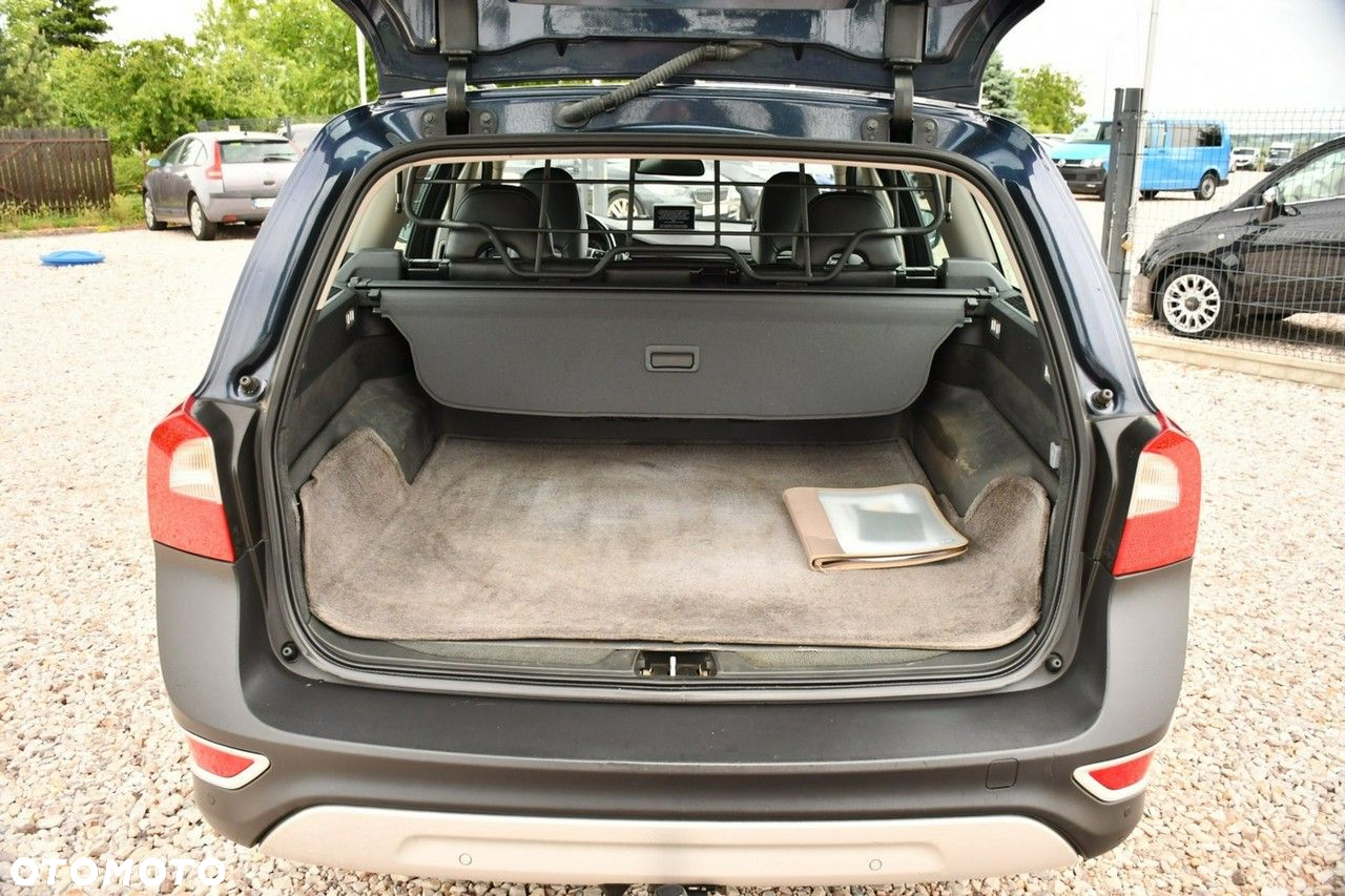 Volvo XC 70 2.4D Momentum - 34