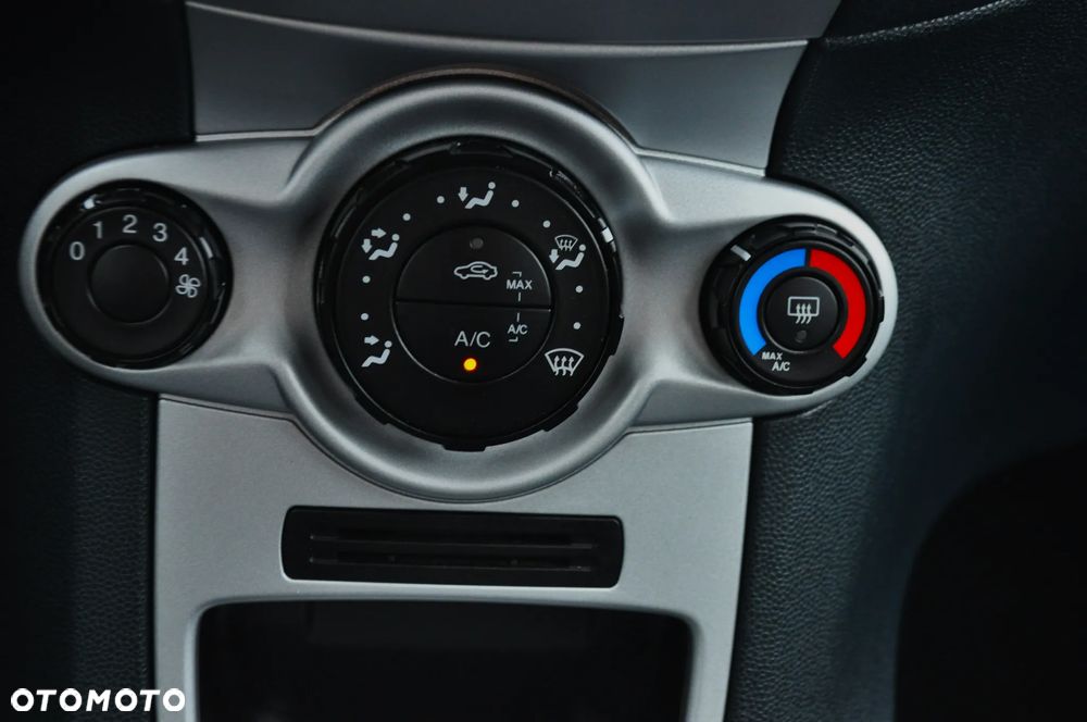 Ford Fiesta 1.25 Ambiente EU5 - 18