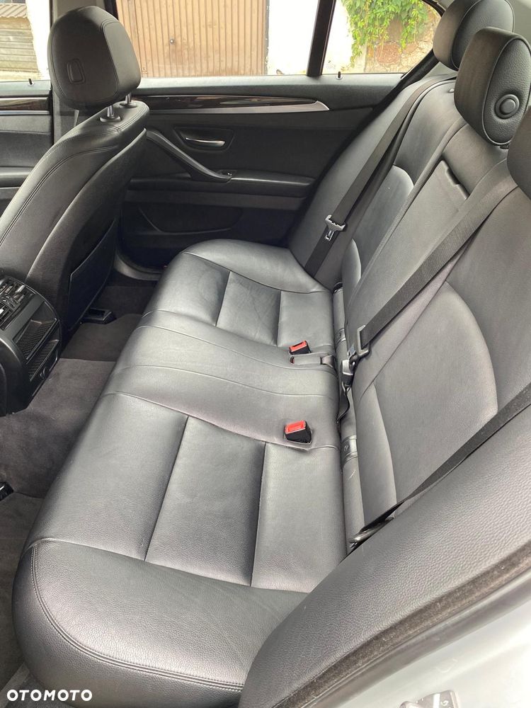 BMW Seria 5 528i xDrive - 8