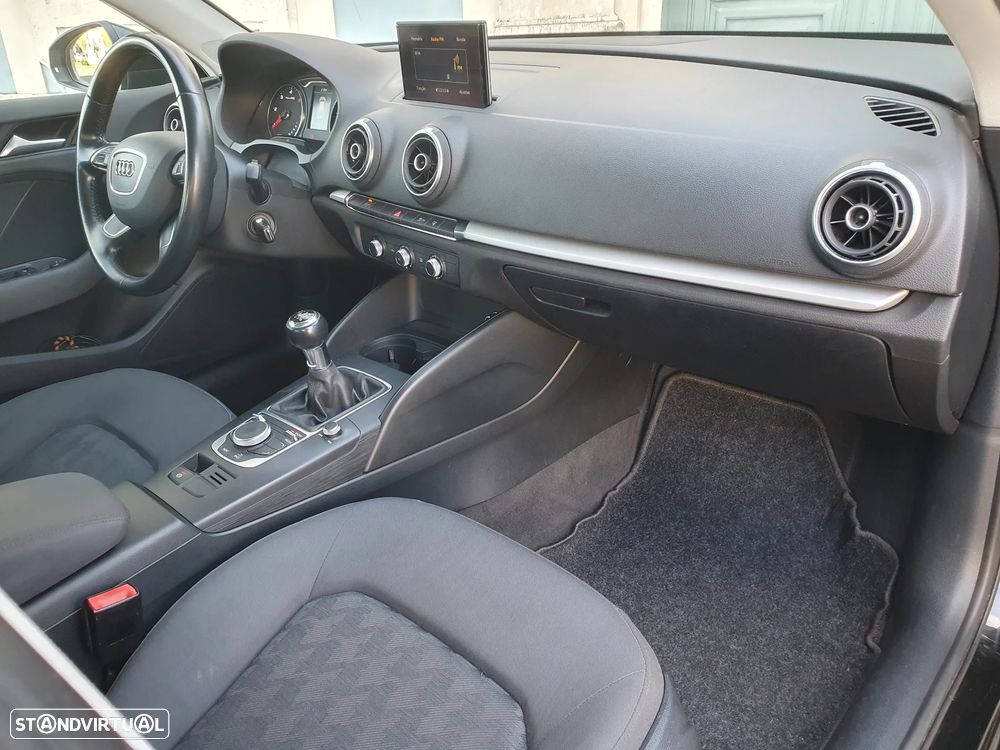 Audi A3 Sportback 1.6 TDI Attraction Ultra - 9