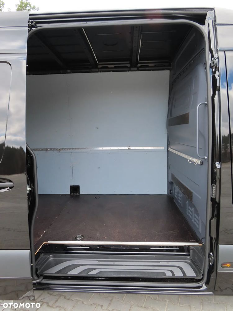 Mercedes-Benz Sprinter 319 CDI 190 KM 9G-Tronic Automat Model 907 AMG Panamericana GT AMG Furgon Blaszak Ekstra Długi LONG MAXI + 4800 mm Zawieszenie Tylne Pneumatyczne Adaptacyjne WZMACNIANY Rozstaw Osi 4325 mm Ładowność 941 Kg HAK 2800 Kg FULL Opcja Wyposażenia Stan Auta Nowy Jak Z Salonu OKAZJA DOSTEPNY I GOTOWY - 21