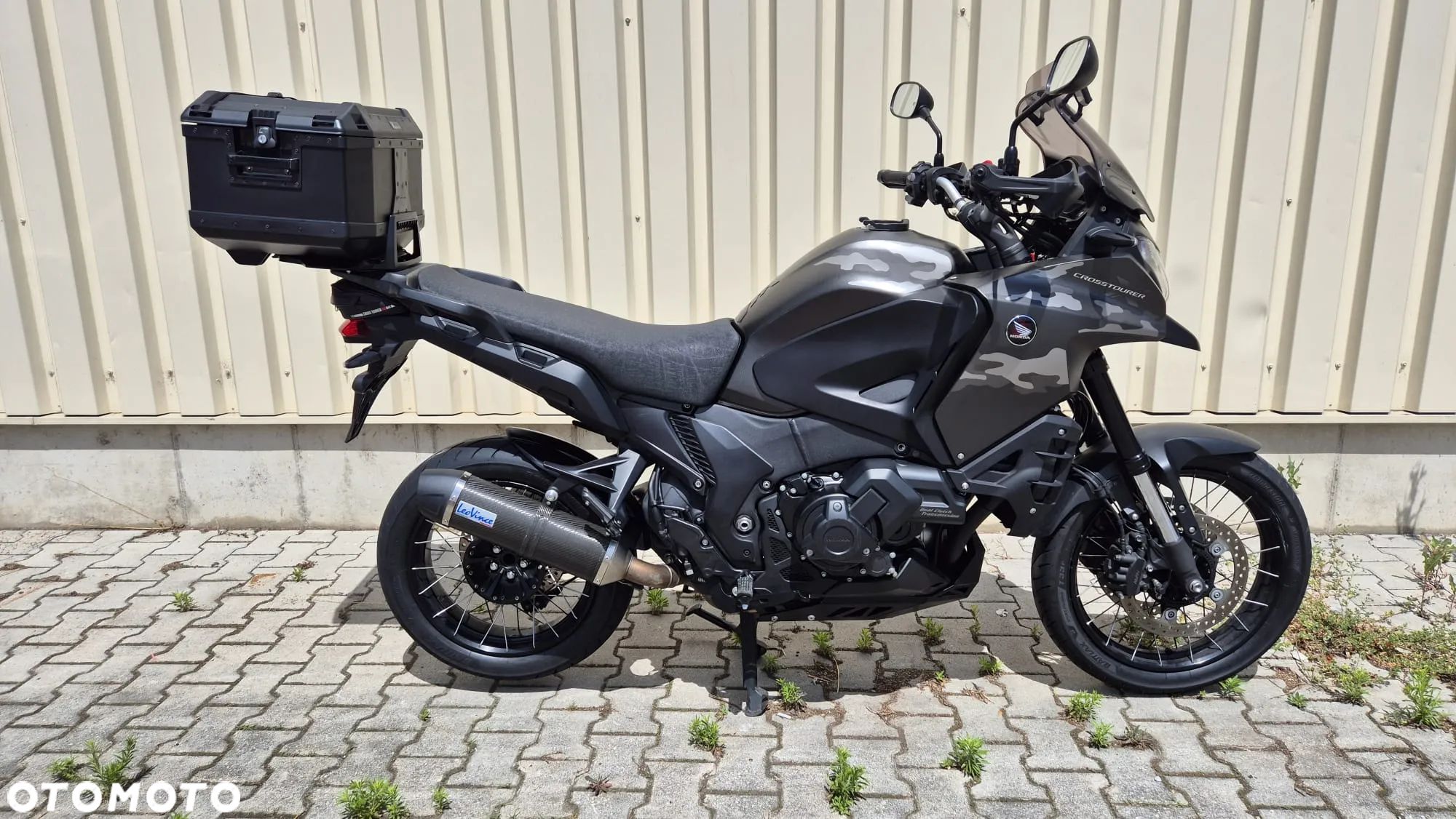 Honda VFR - 1