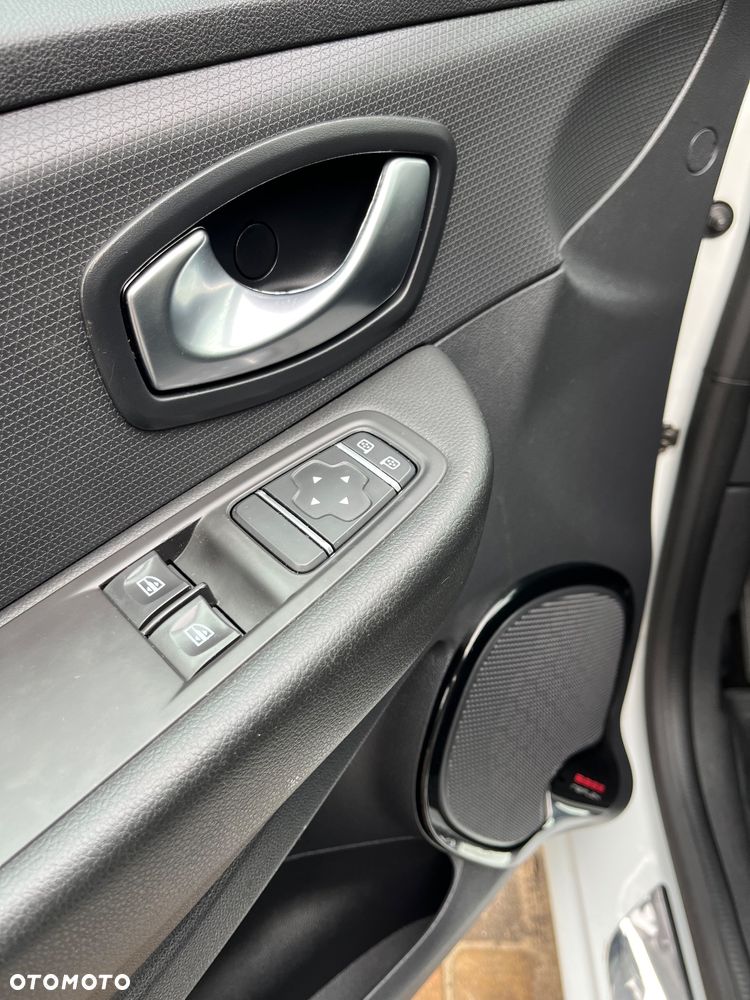 Renault Clio 1.2 16V 75 LIMITED - 8