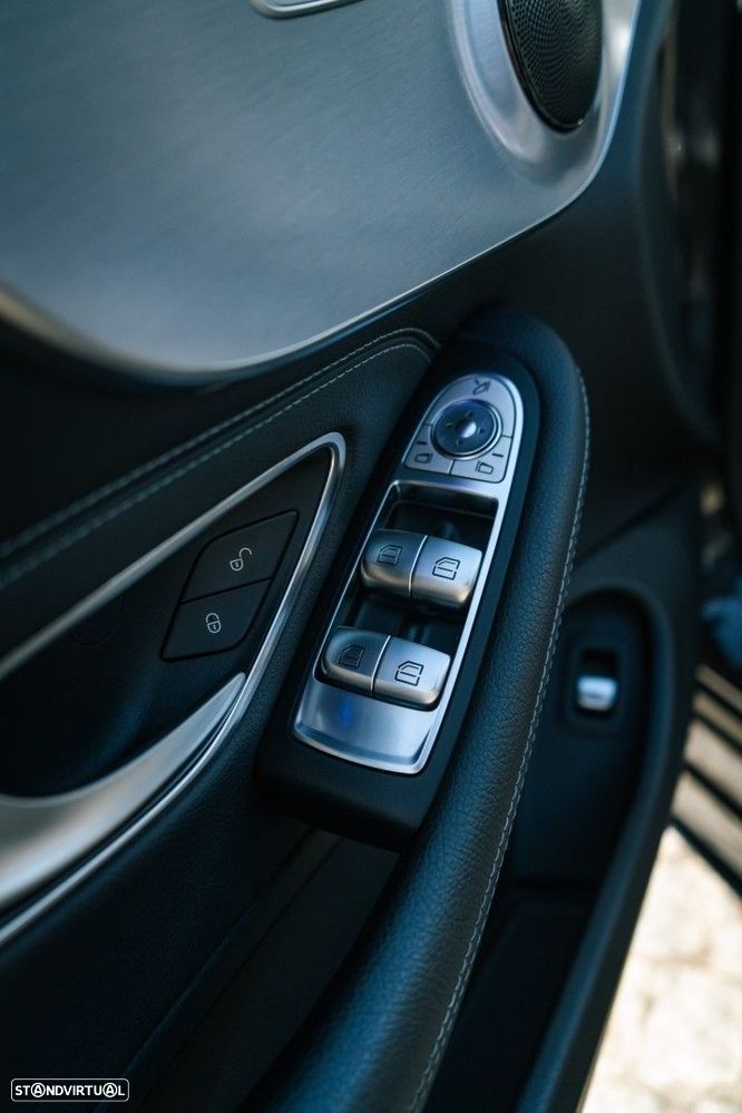 Mercedes-Benz C 400 4-Matic AMG Line - 14