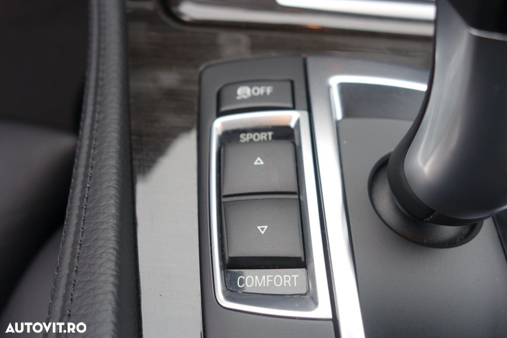 BMW Seria 5 530d xDrive - 29