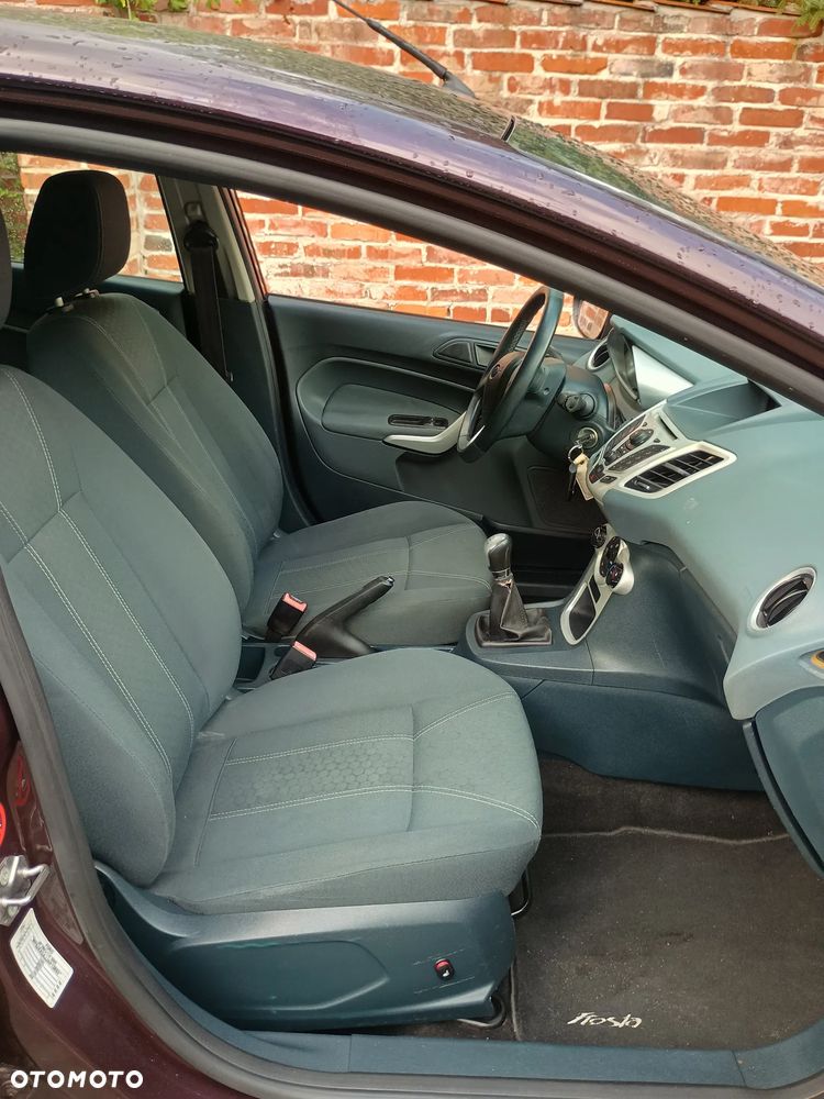 Ford Fiesta 1.25 Titanium EU5 - 6