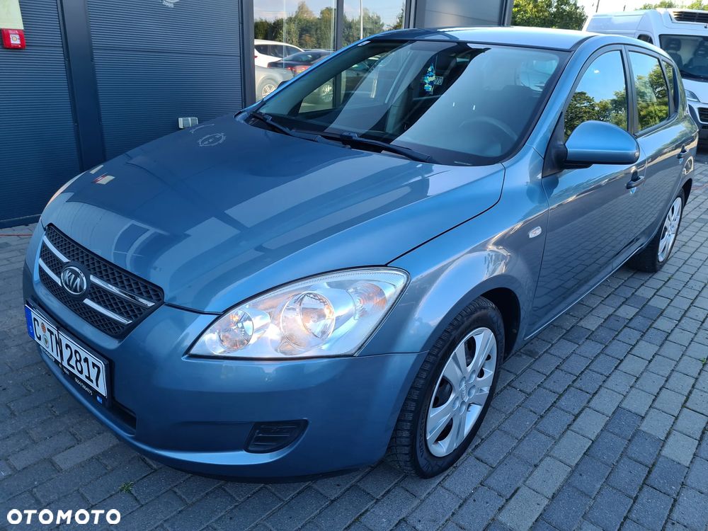 Kia Ceed 1.4 CVVT Attract - 1