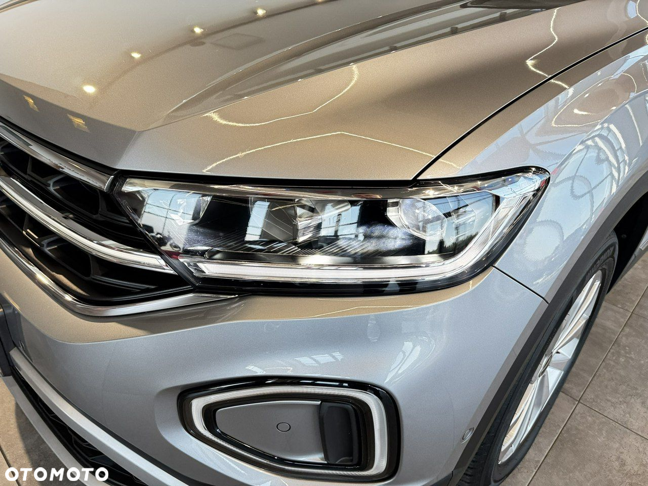 Volkswagen T-Roc - 13