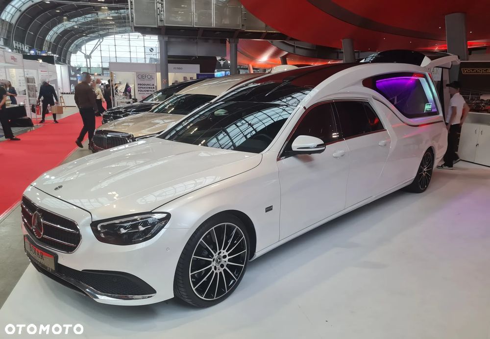 Mercedes-Benz Klasa E 220 d mHEV Exclusive 9G-Tronic - 1