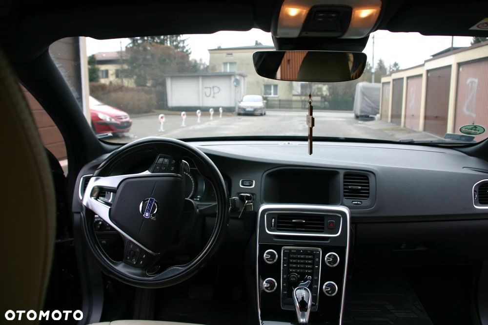 Volvo S60 D4 Drive-E Momentum - 18