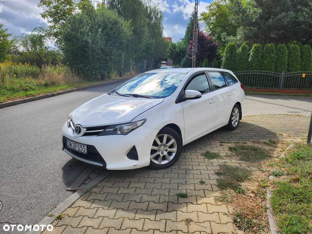 Toyota Auris - 2
