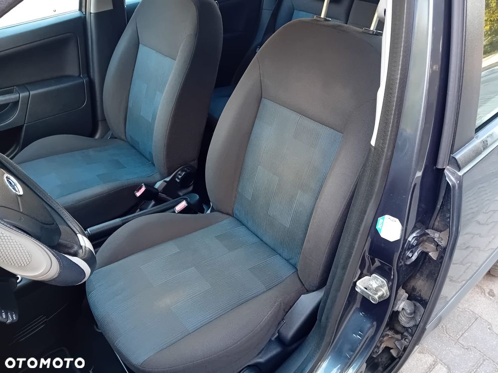 Ford Fiesta 1.4 Ambiente - 11