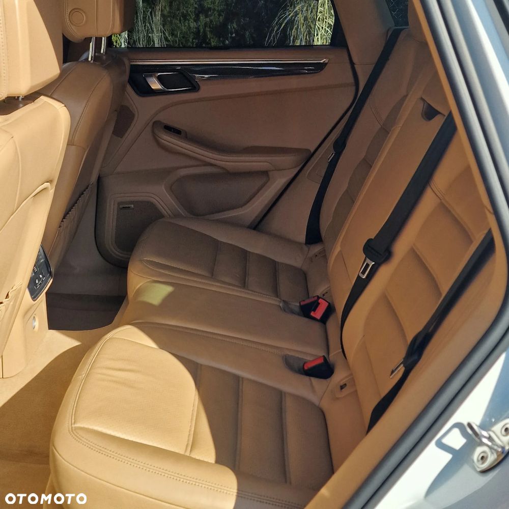 Porsche Macan - 8