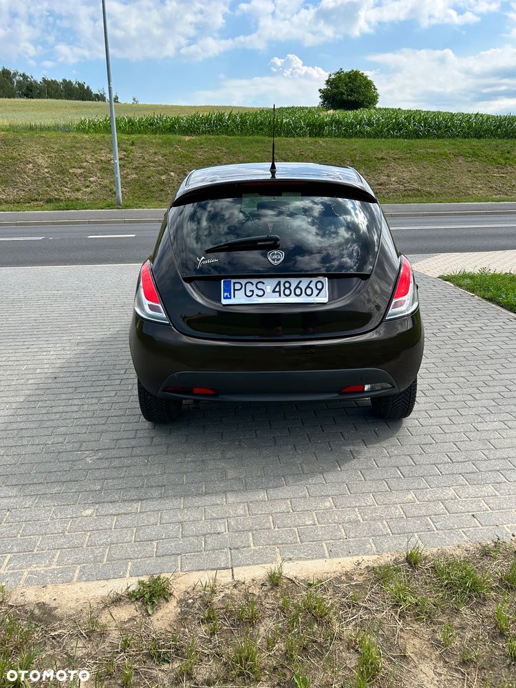 Lancia Ypsilon 0.9 Platinum S&S - 3
