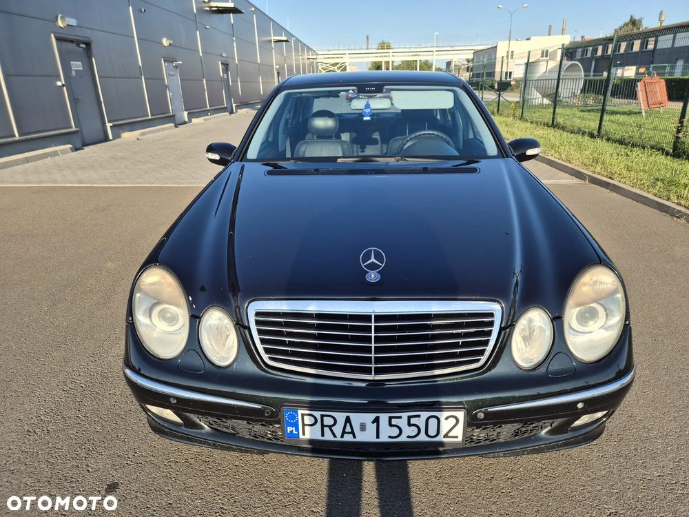 Mercedes-Benz E-Class 2004 photo 5