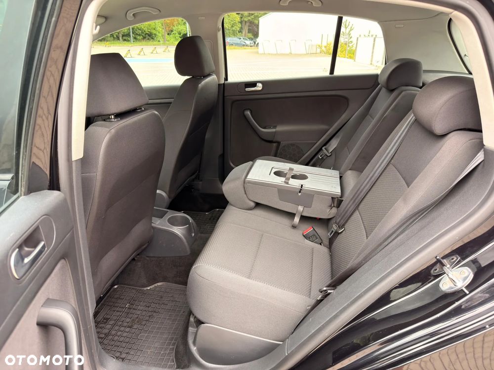 Volkswagen Golf - 18