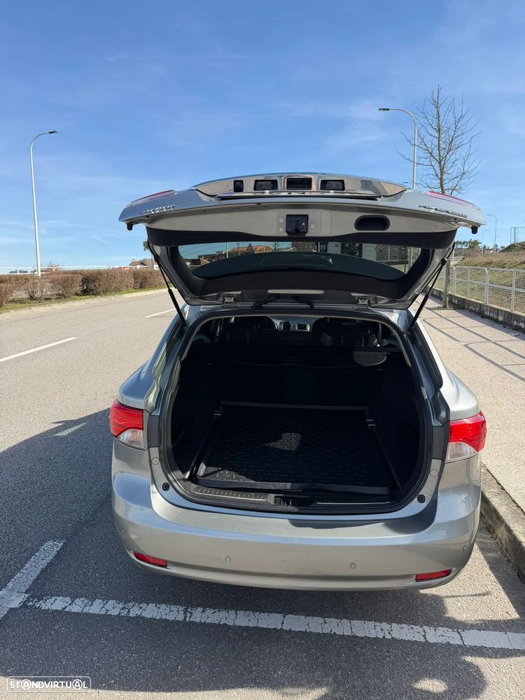 Toyota Avensis SW 2.0 D-4D Luxury+GPS - 11
