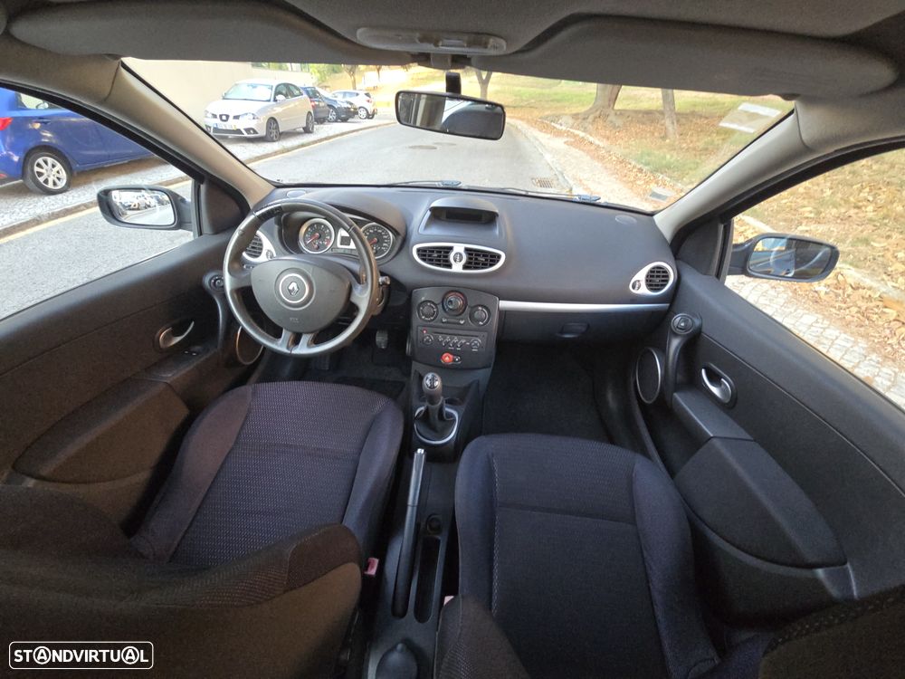 Renault Clio 1.2 16V Dynamique S - 12