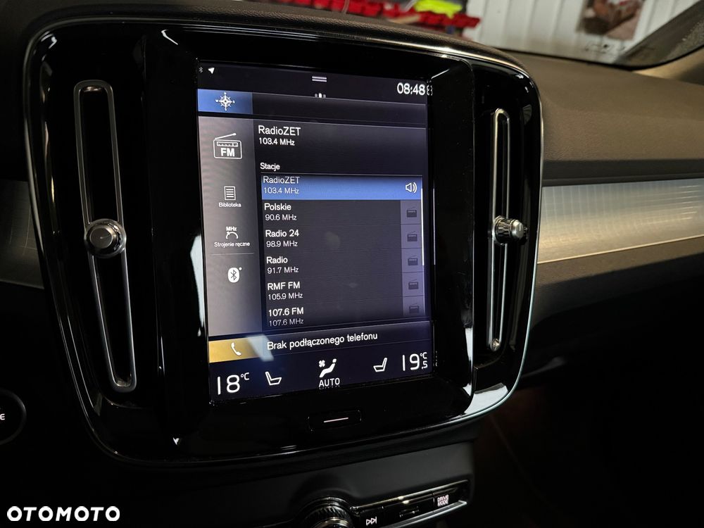 Volvo XC 40 T3 Geartronic Momentum Pro - 35