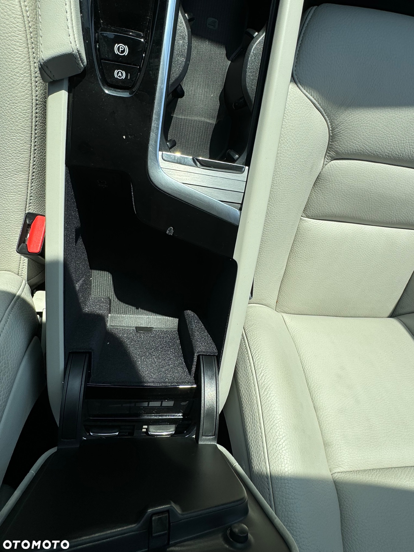 Volvo XC 90 - 30