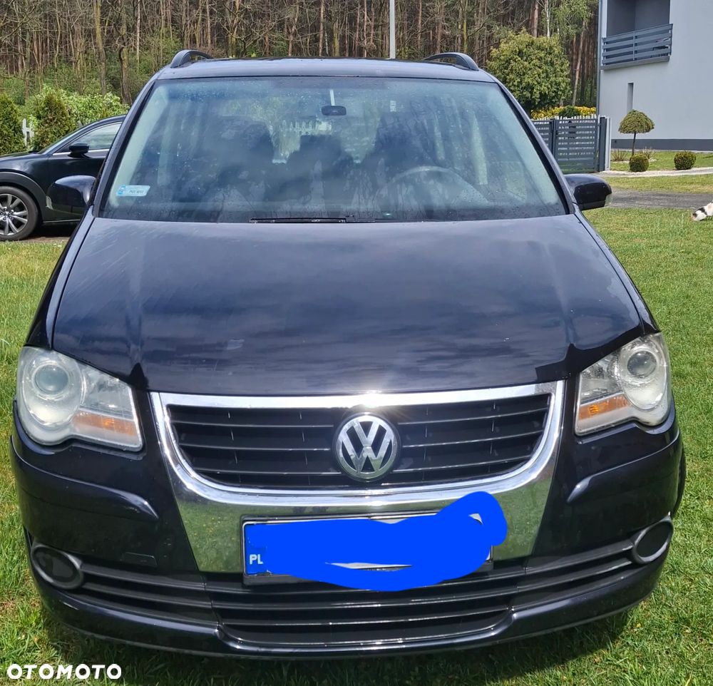 Volkswagen Touran - 1