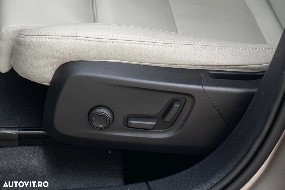 Volvo XC 40 B3 AT FWD MHEV Core - 22