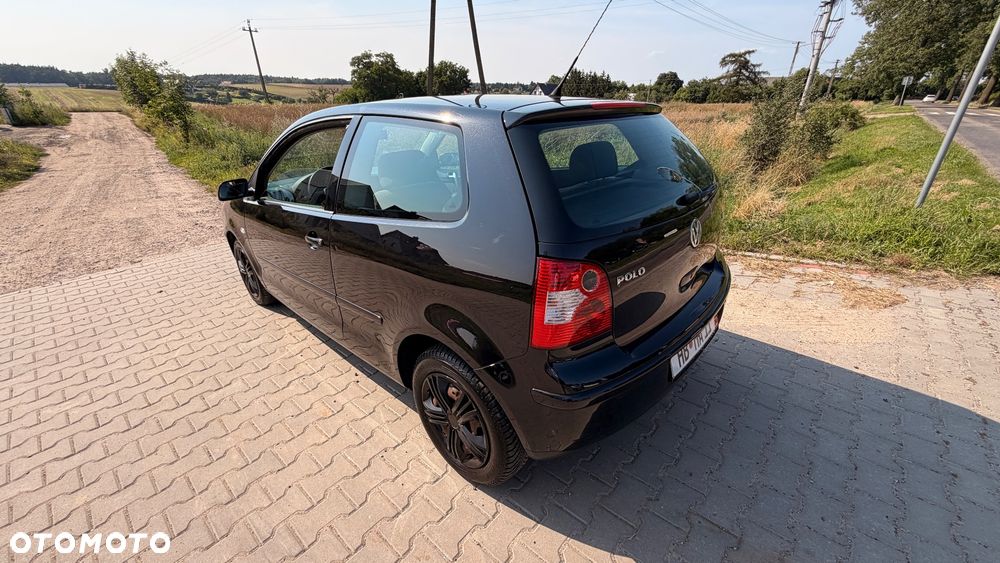 Volkswagen Polo 1.4 16V Trendline - 15