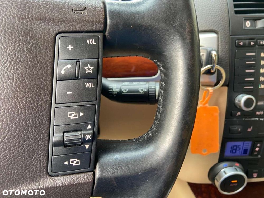 Volkswagen Touareg - 17