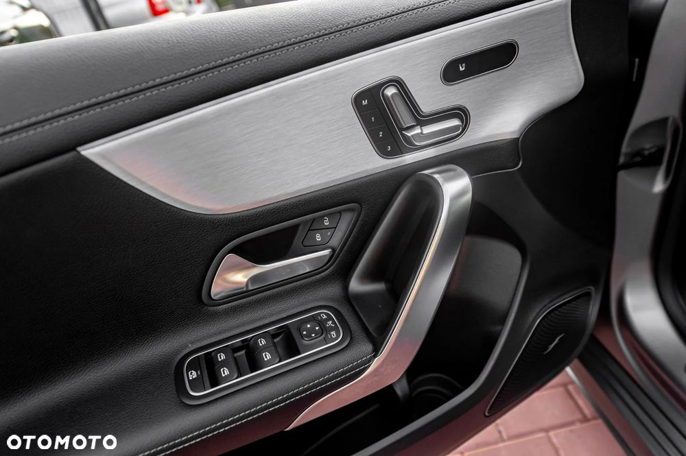 Mercedes-Benz Klasa A 250 4Matic 7G-DCT AMG Line - 24