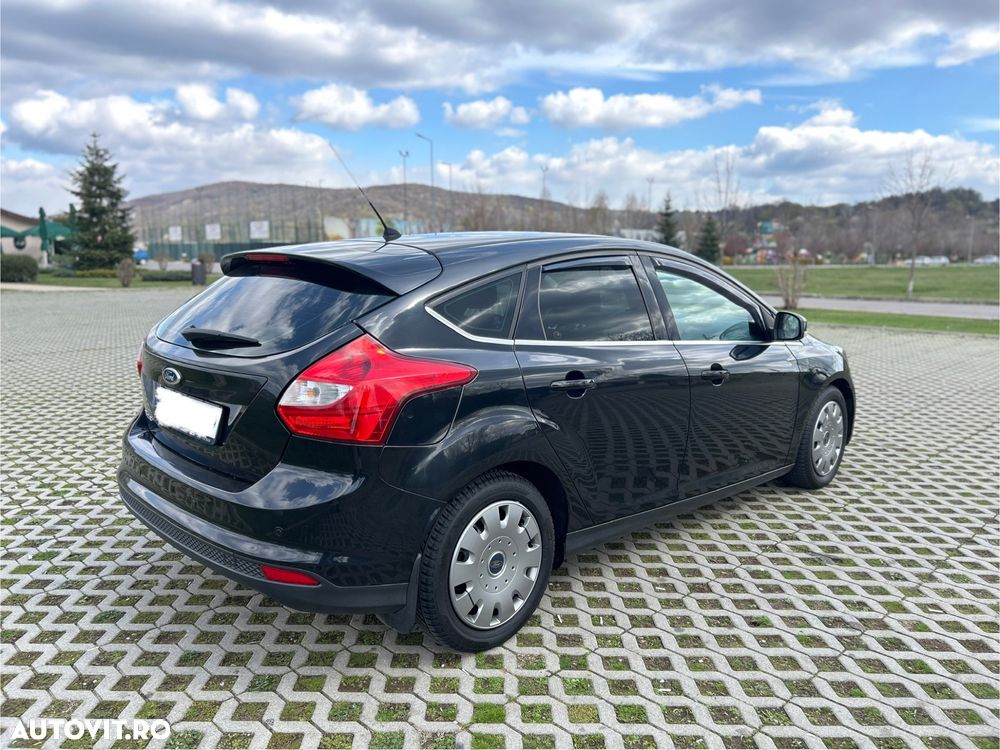 Ford Focus 1.6 TDCi DPF Titanium - 4