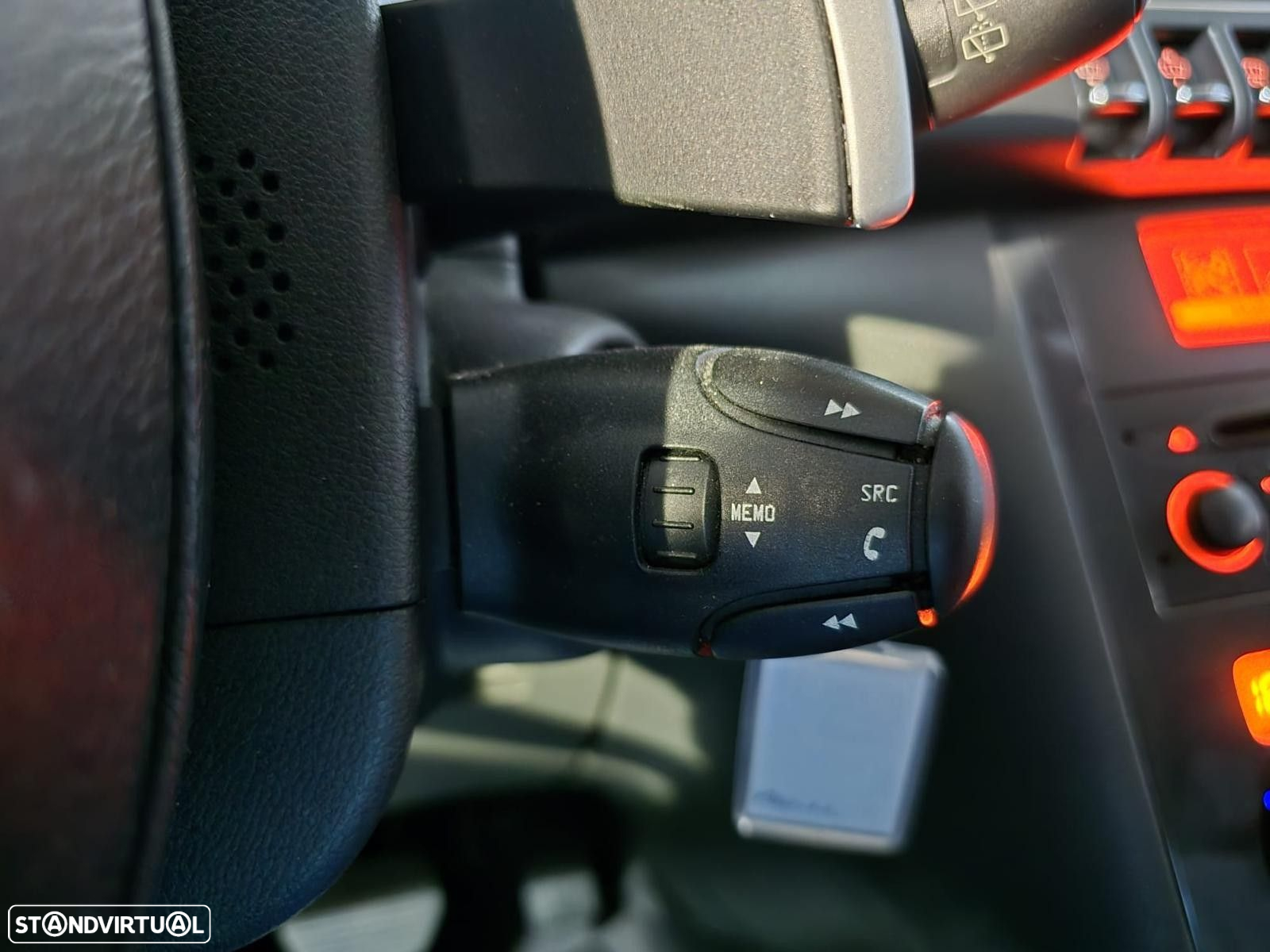 Peugeot 3008 1.6 e-HDi Active 2-Tronic - 19