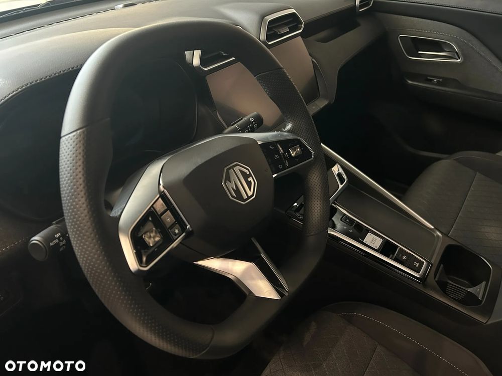 MG ZS Hybrid+ - 17