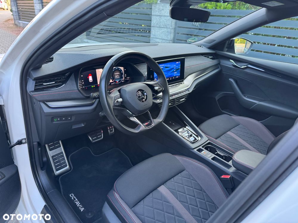 Skoda Octavia 2.0 TDI DSG RS - 21