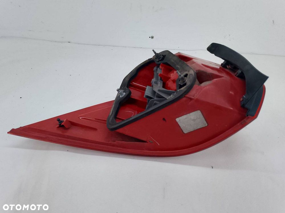 LAMPA TYLNA PRAWA VW GOLF V 2.0 TDI KOMBI 1K9945096A 1K9945112A - 6