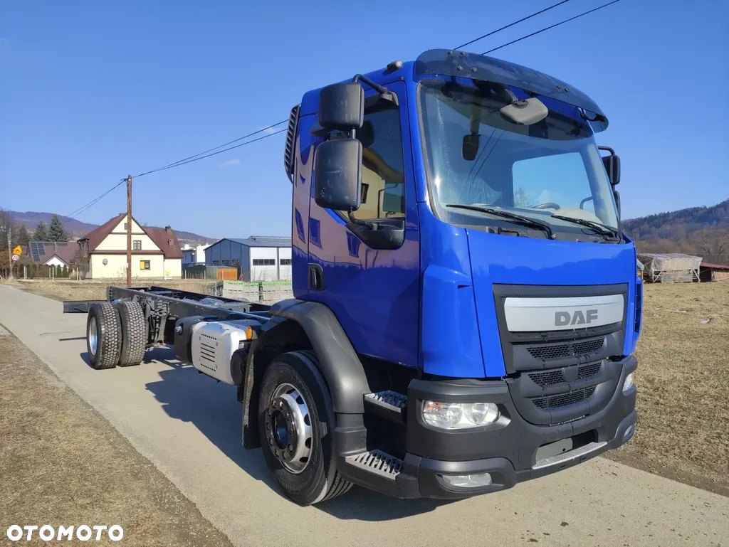 DAF LF 320 ramo do zabudowy 18DMC - 2