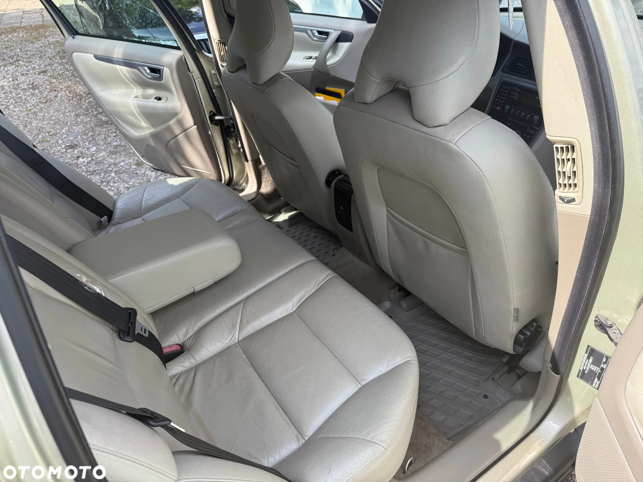 Volvo V70 2.4 Premium - 14