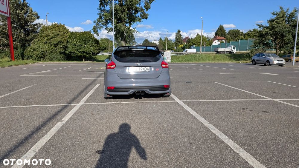 Ford Focus 2.0 TDCi ST-2 - 20