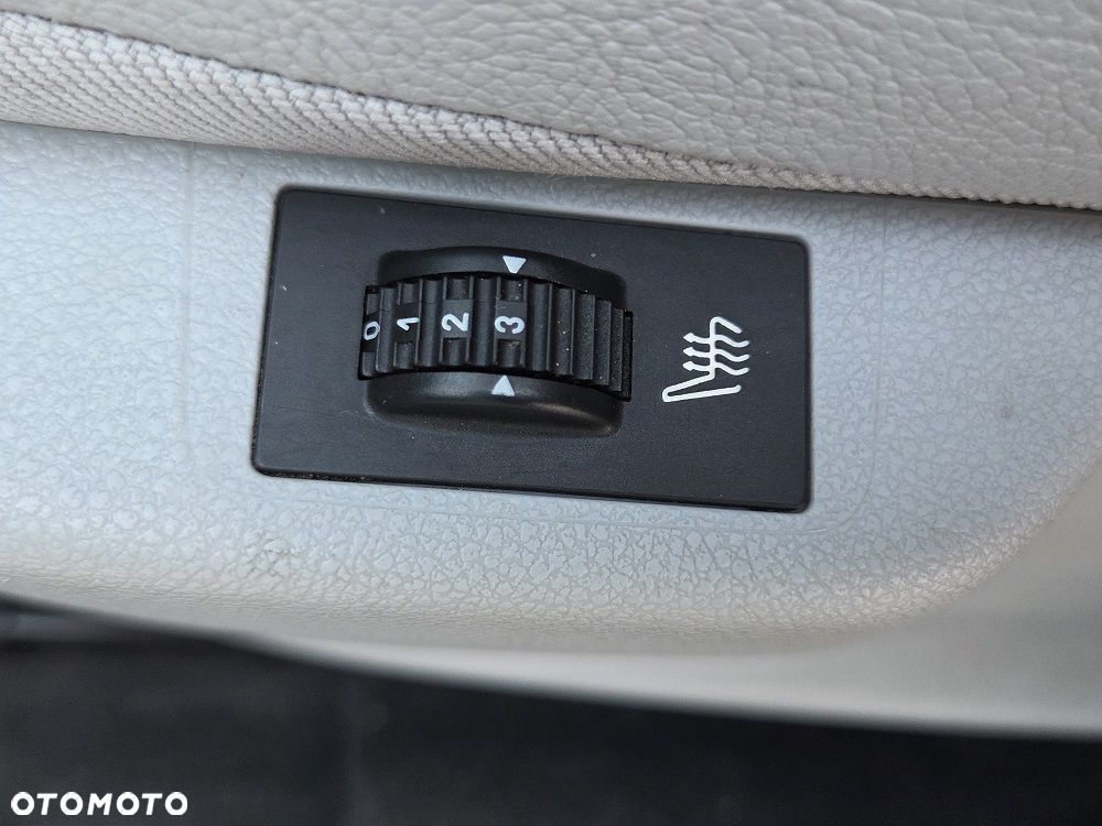 Peugeot 3008 2.0 HDi Premium+ - 22