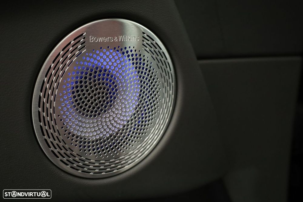 BMW XM Label Red - 34