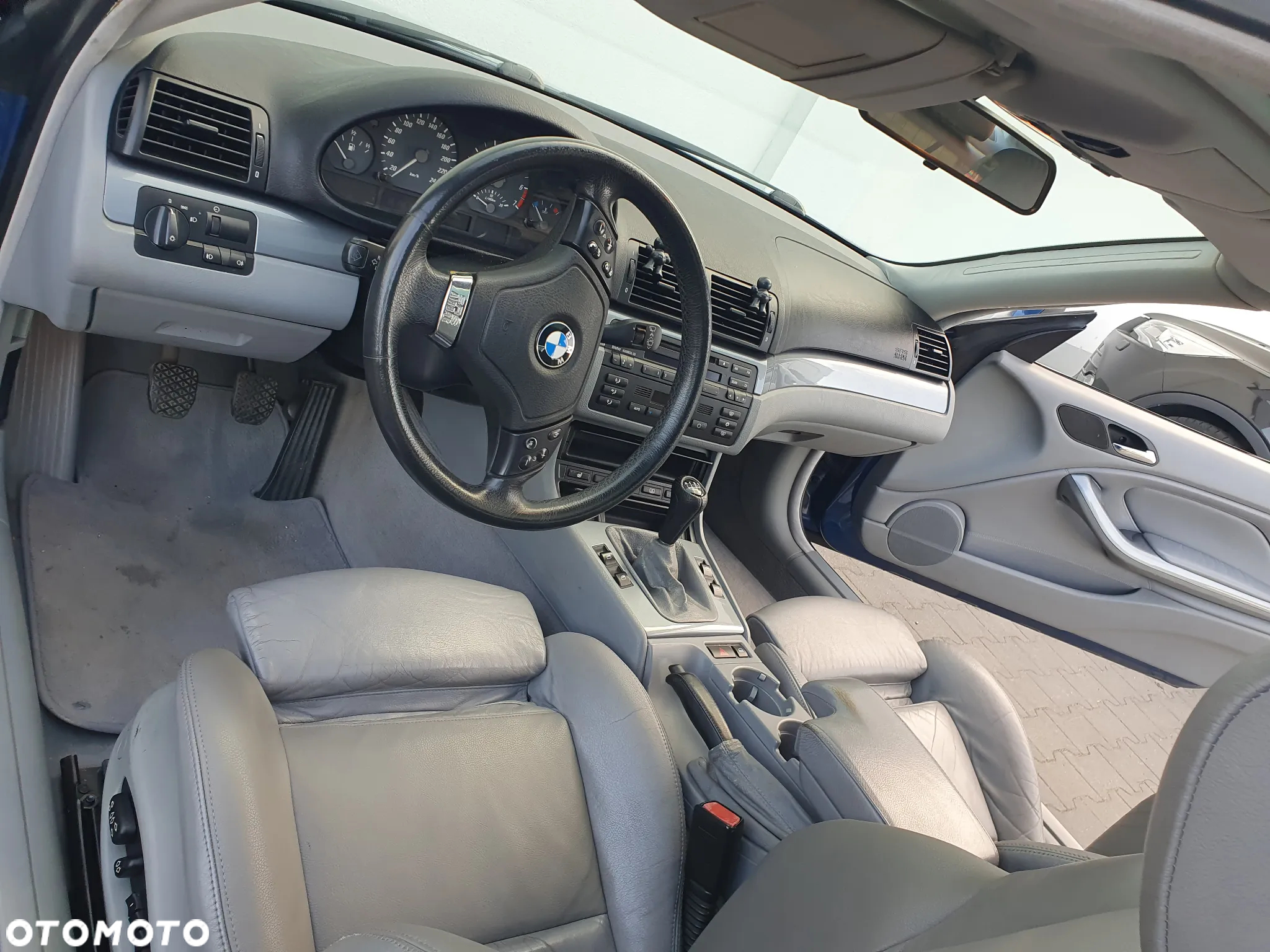 BMW Seria 3 323Ci - 10