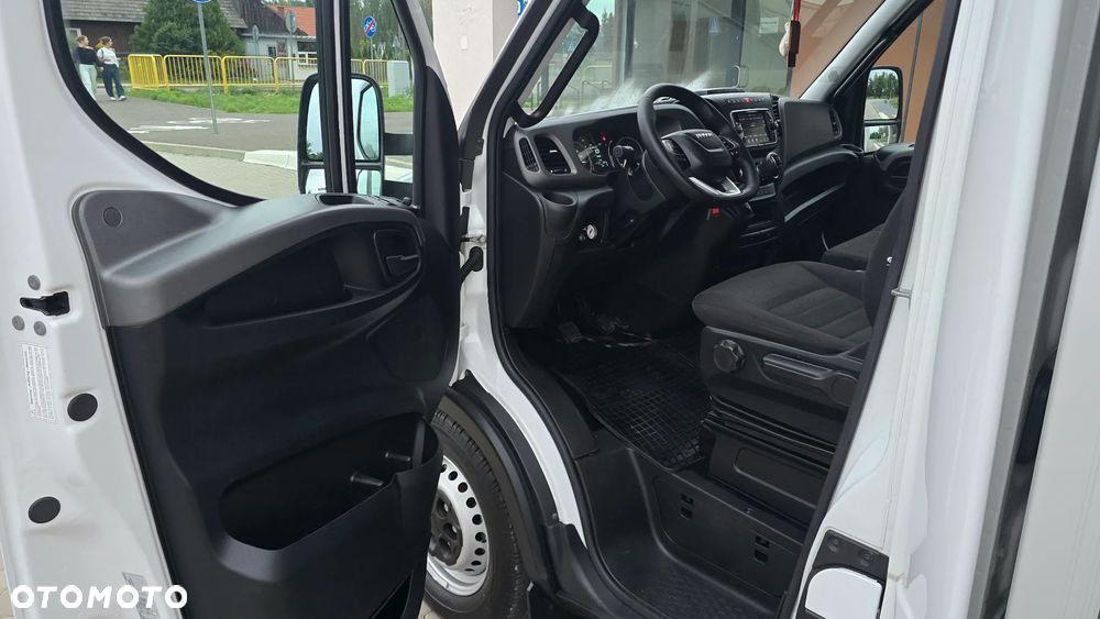 Iveco ❗️❗️DAILY 3.0 180KM 35S18 ❗️❗️ZABUDOWA JEGGER 10 PALET / KONTENER 5M / PODUSZKI PNEUMATYCZNE / SKRZYNIA MANUALNA / NAWIGACJA / TEMPOMAT ADAPTACYJNY / KABINA SYPIALNIANA / LEKKI KONTENER / WERSJA WZMOCNIONA / SALON POLSKA / FULL LED / RAMA / MAKSYMALNA OPCJA WYPOSAŻENIA❗❗ STAN - JAK NOWY ❗️ - 31
