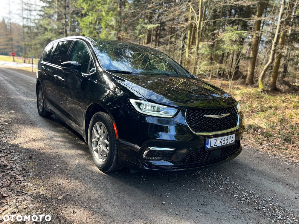 Chrysler Pacifica - 2
