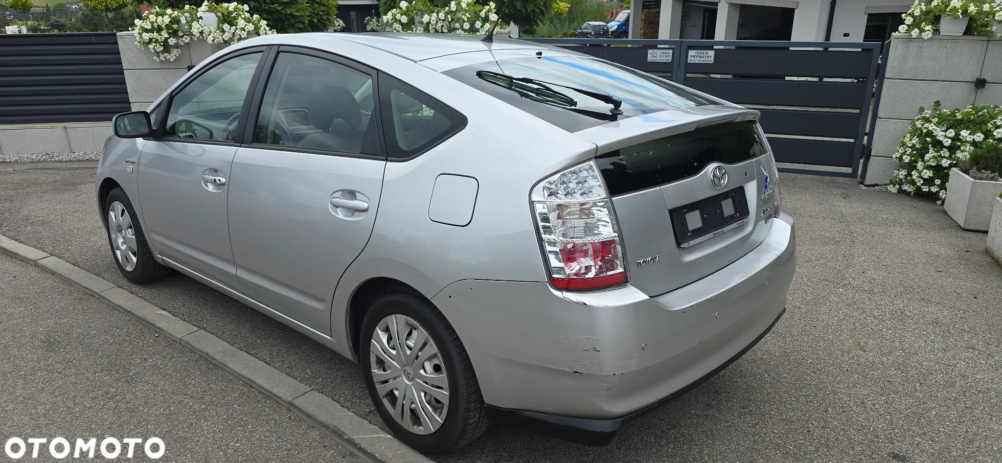 Toyota Prius (Hybrid) Comfort - 11
