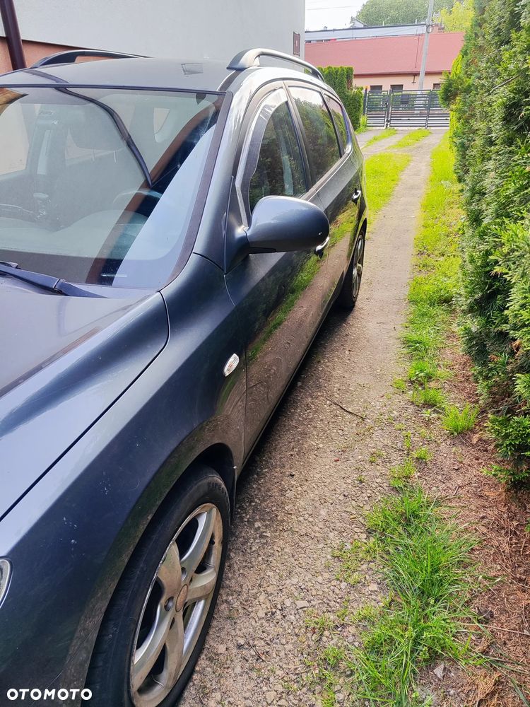 Hyundai i30 1.6 Comfort World Cup - 5