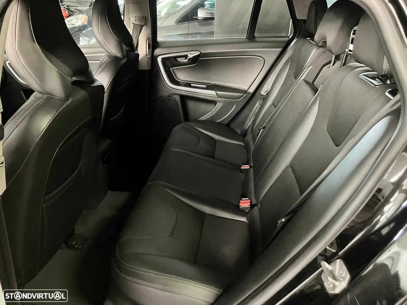 Volvo V60 1.6 D2 Kinetic Eco - 11