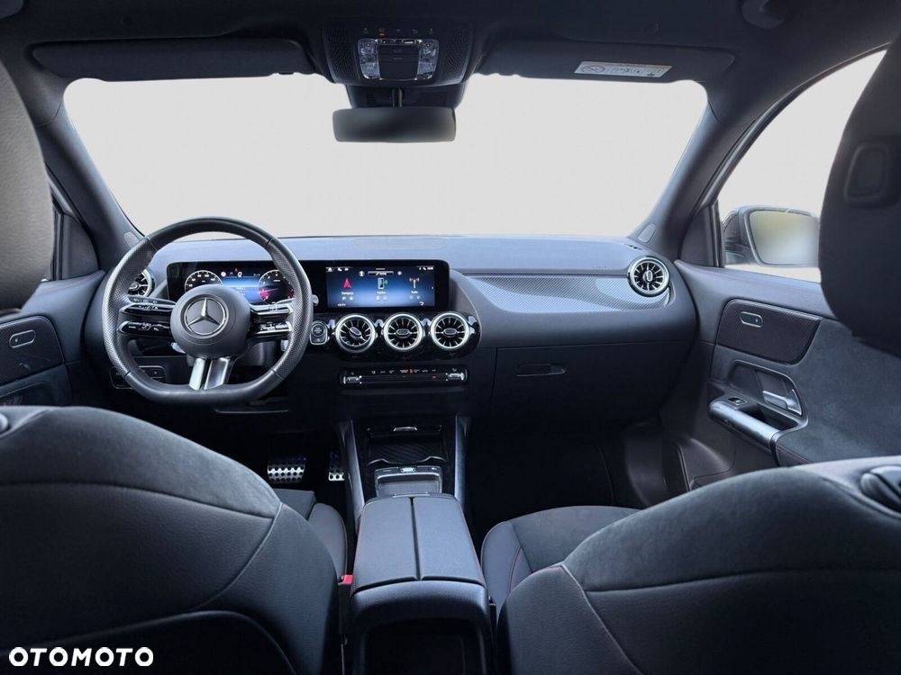 Mercedes-Benz GLA - 22