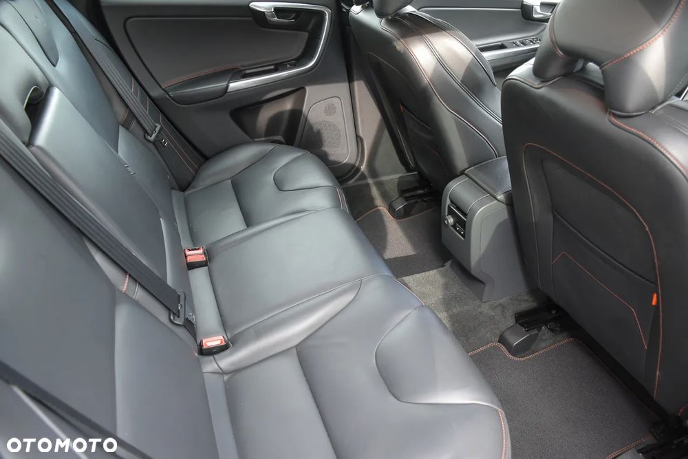 Volvo XC 60 D4 Geartronic Ocean Race - 32
