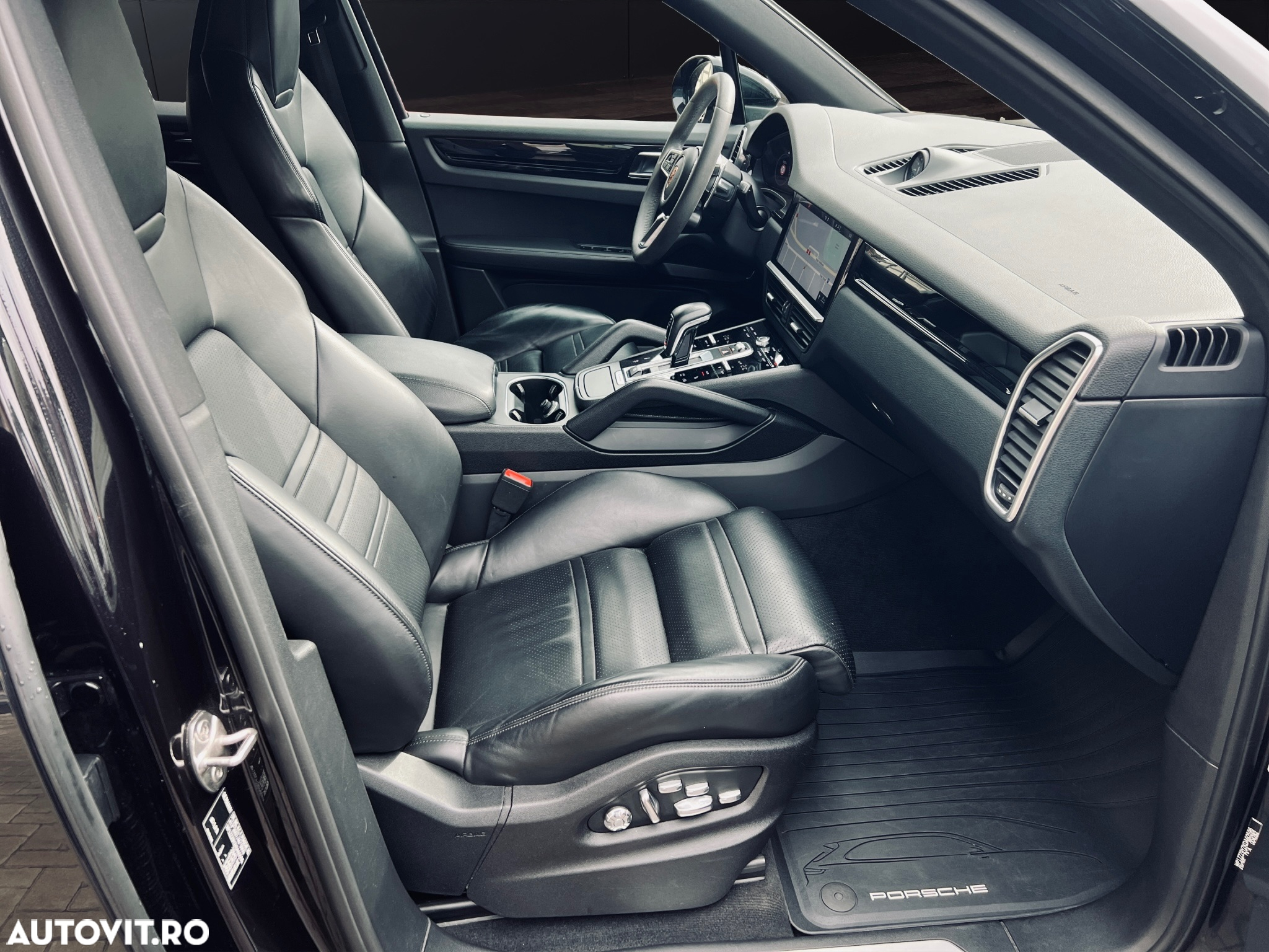 Porsche Cayenne - 21