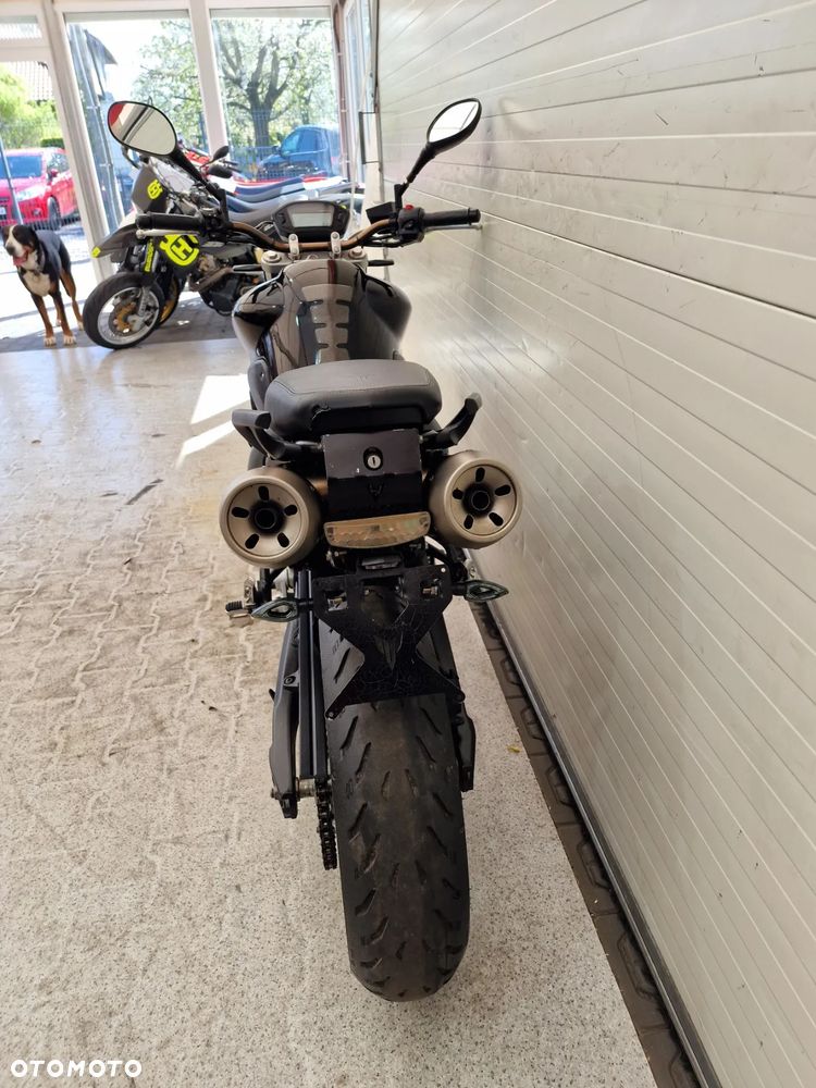 Yamaha MT - 7